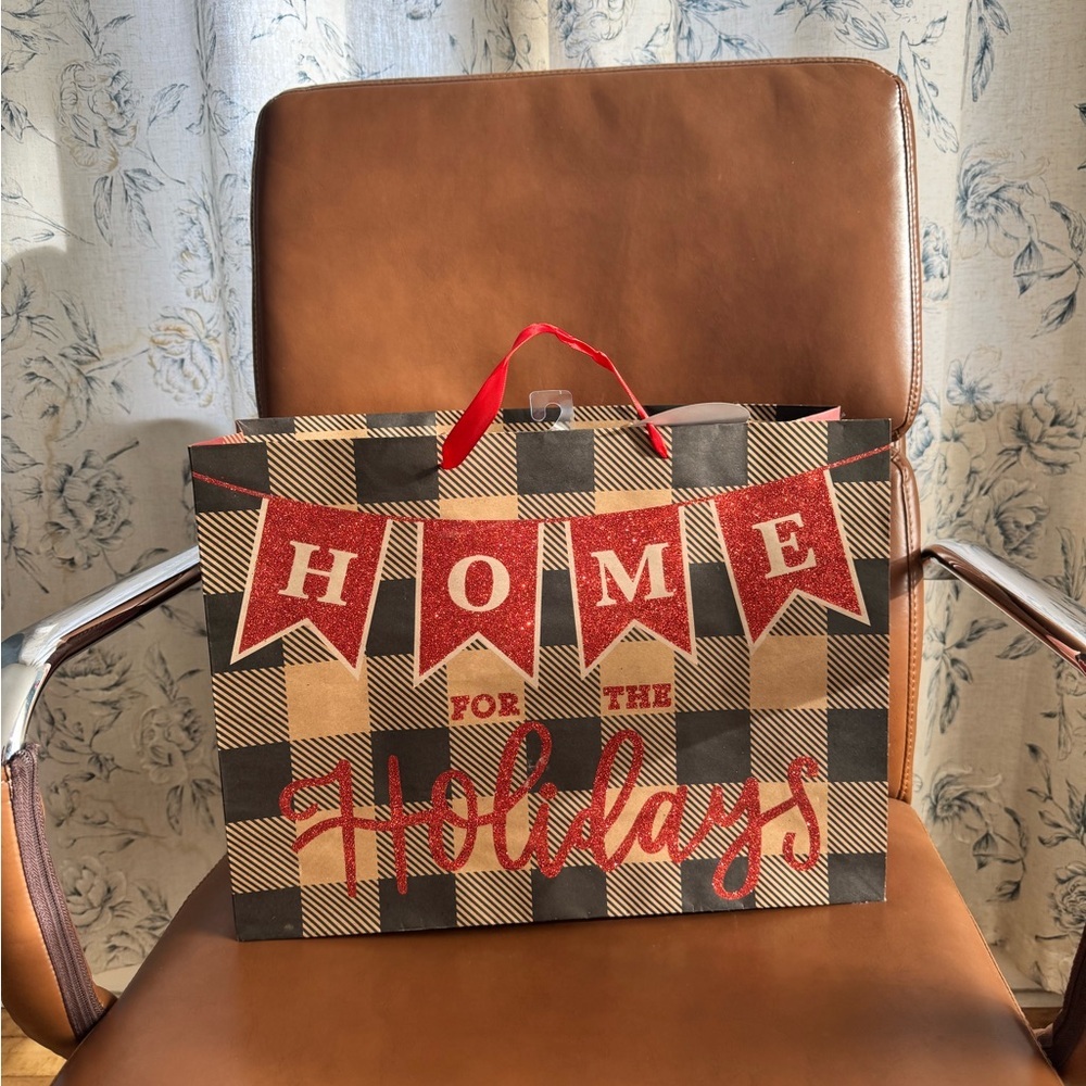 (10) Realtor Client Festive Home Holiday Gift Bags- Red and Black Plaid - Picture 5 of 5